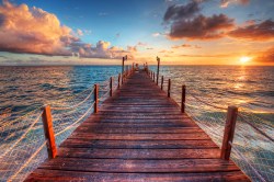 Fotobehang prachtige ondergaande zon over pier_93376372_DS